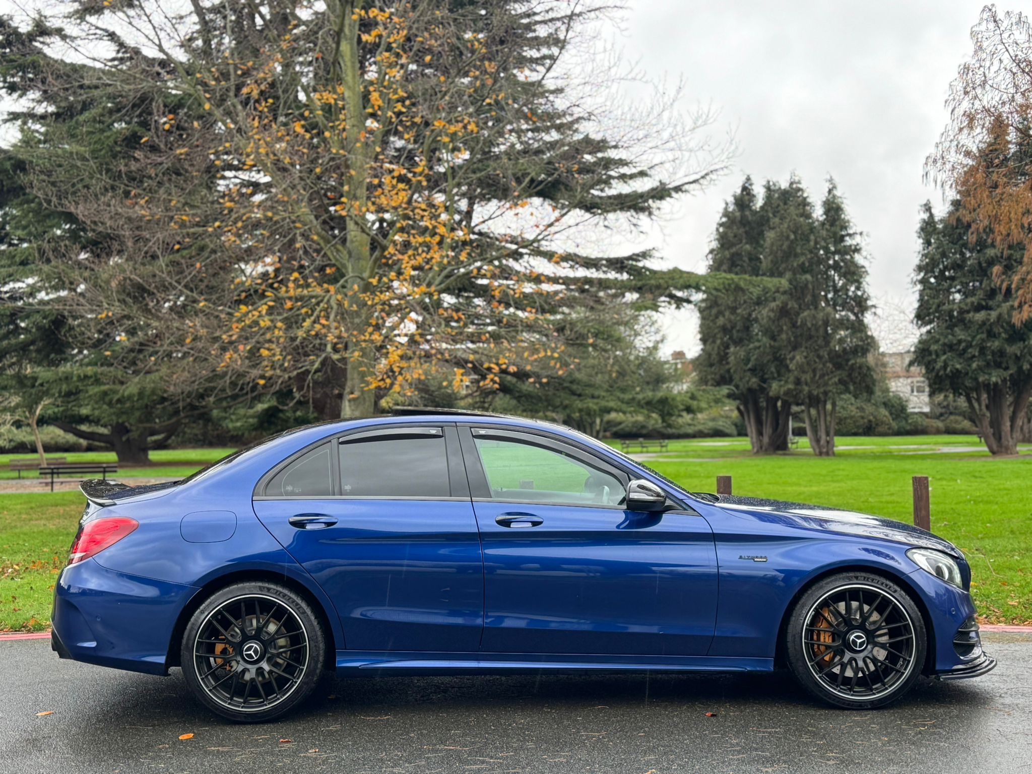 MERCEDES-BENZ AMG C 43 PREMIUM + 4MATIC A