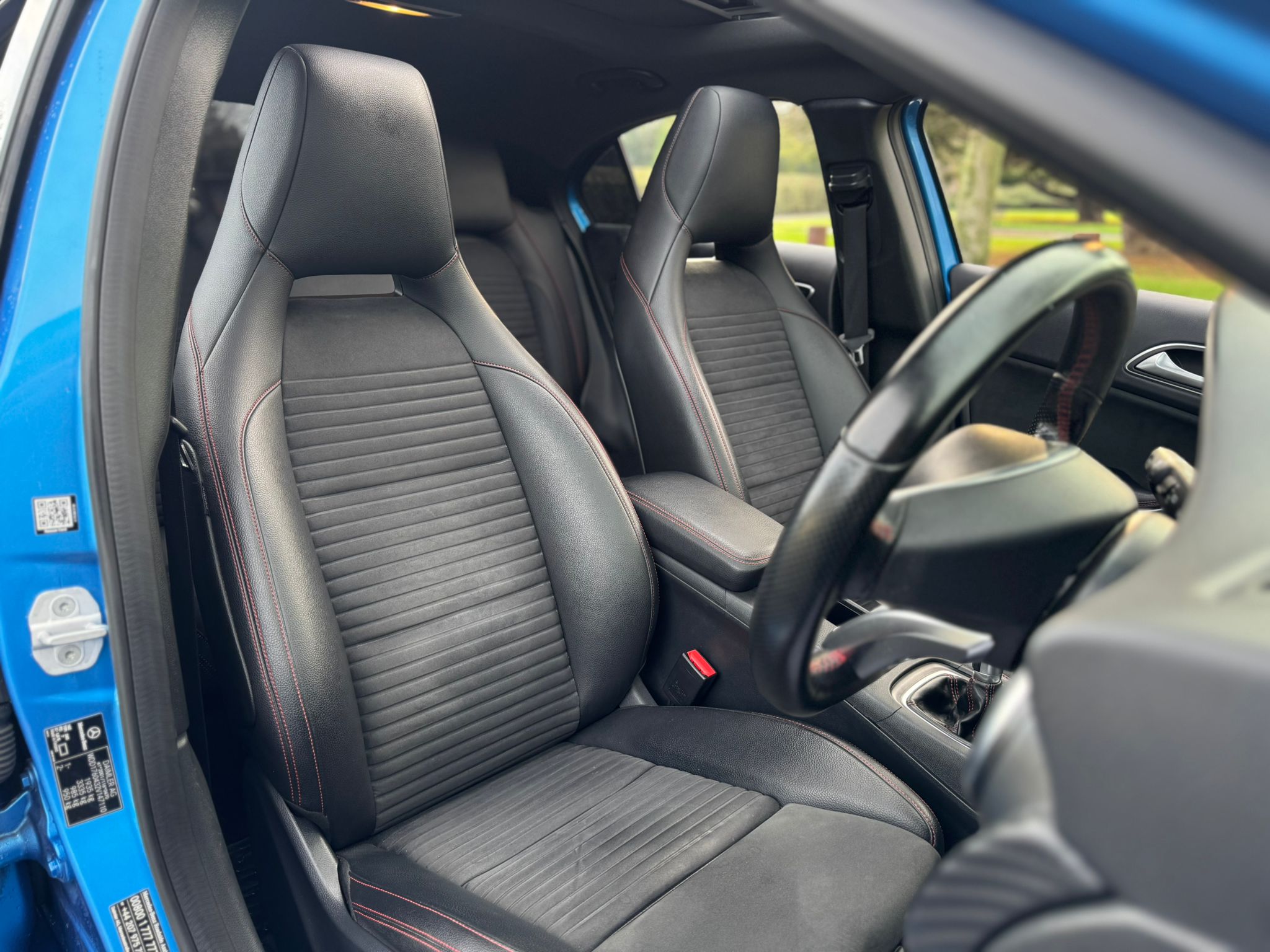 MERCEDES-BENZ A 200 AMG LINE PREMIUM +