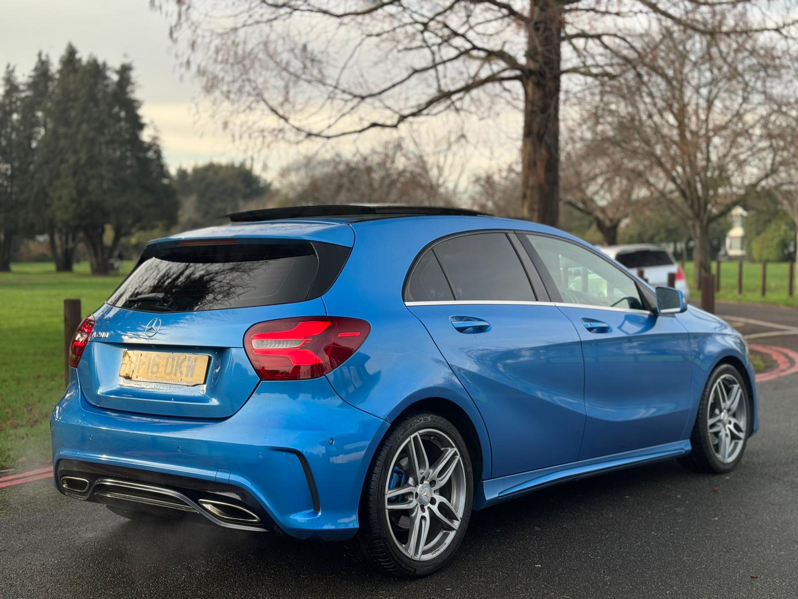 MERCEDES-BENZ A 200 AMG LINE PREMIUM +