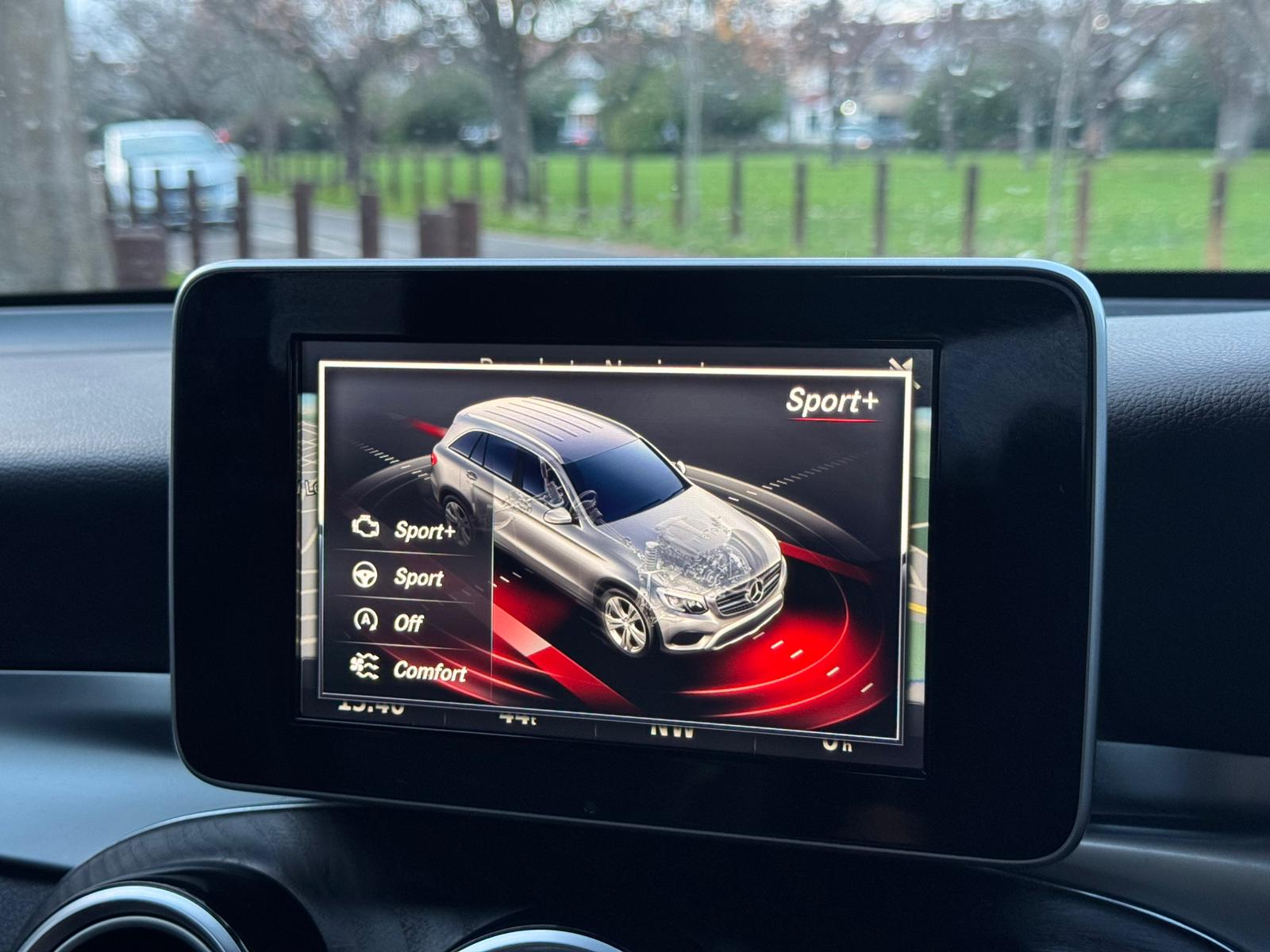 MERCEDES-BENZ GLC 250 D 4MATIC AMG LINE AUTO