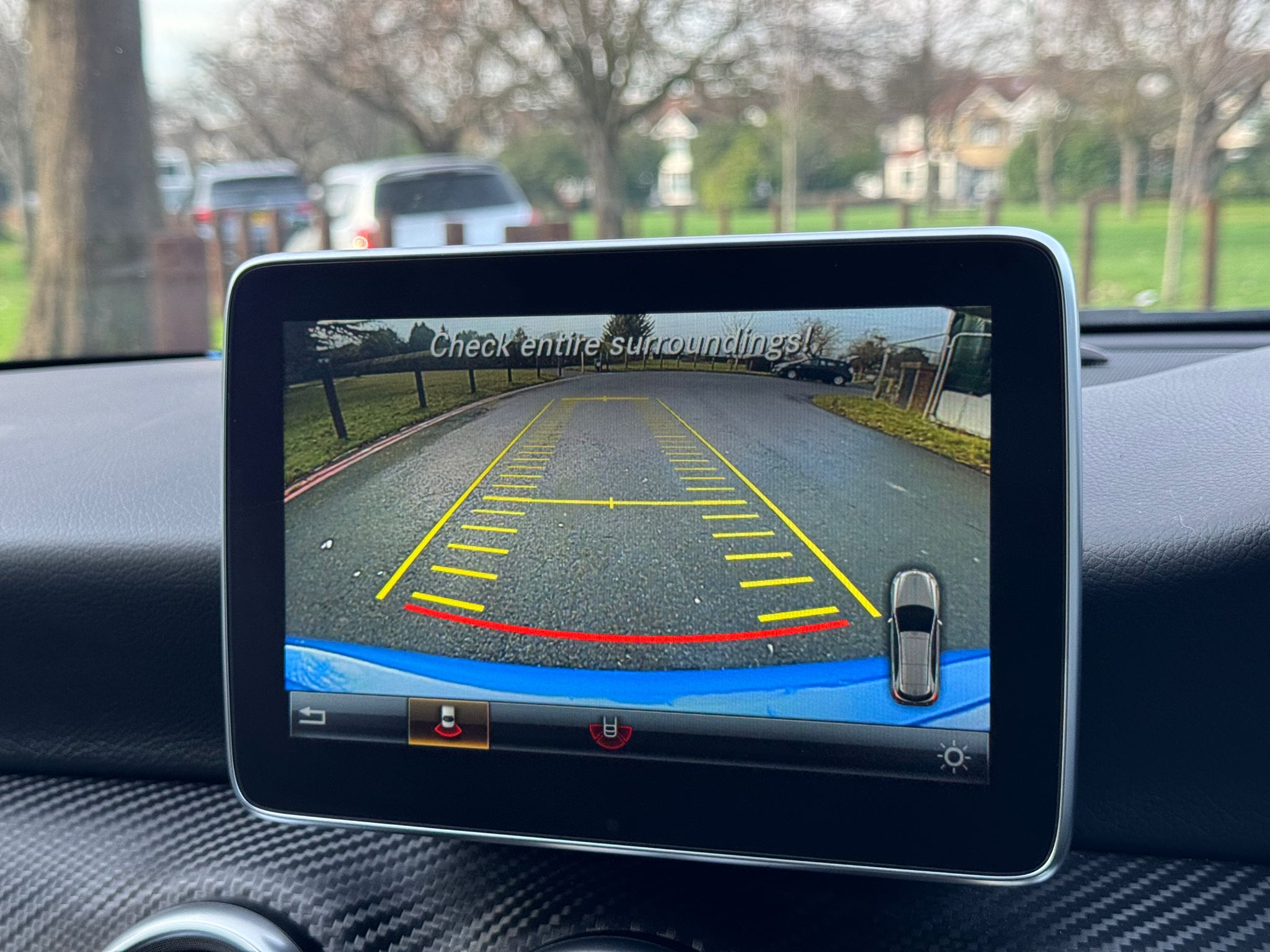 MERCEDES-BENZ A 200 AMG LINE PREMIUM +