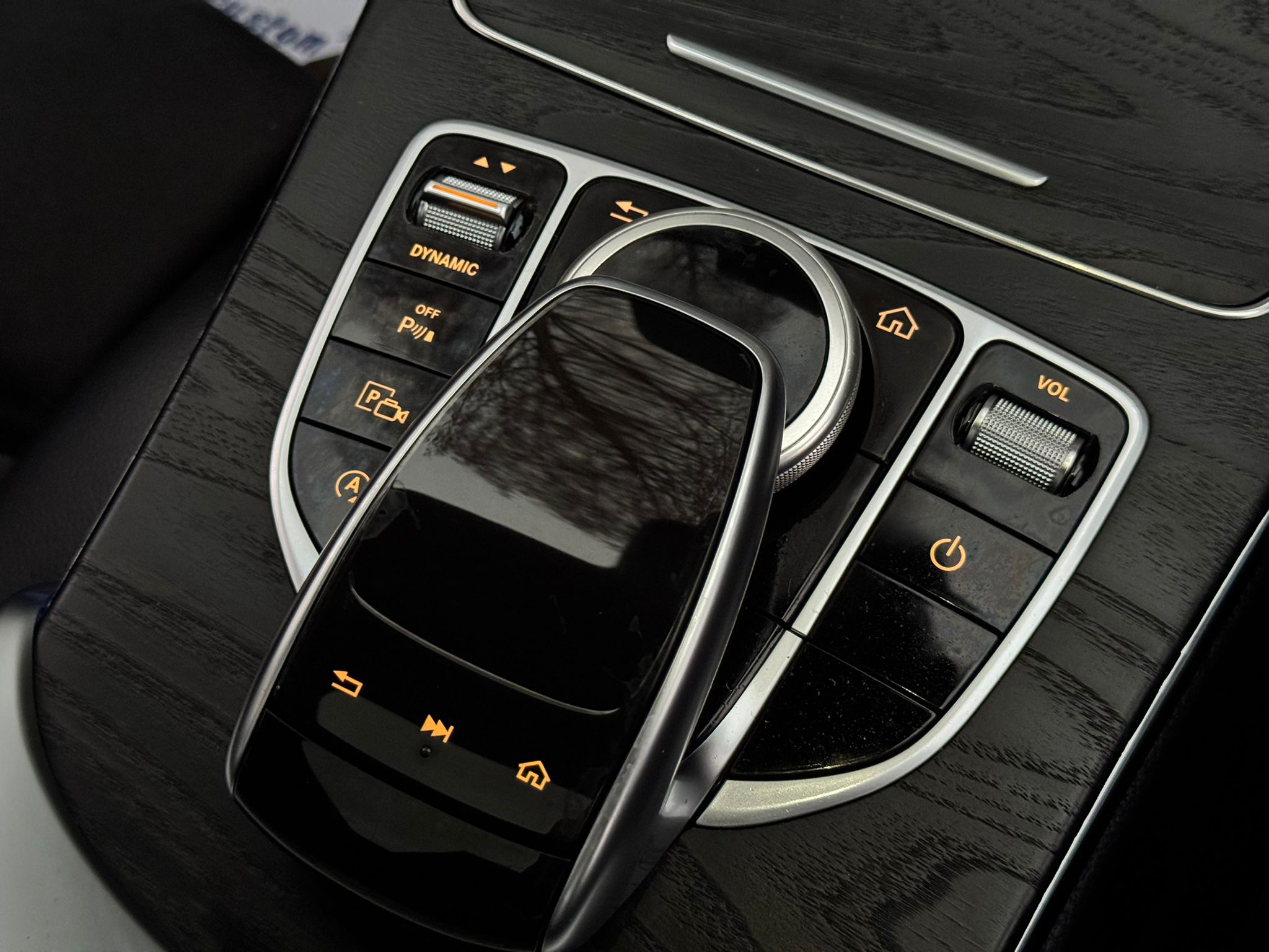 MERCEDES-BENZ C 220 AMG LINE PREMIUM + D A