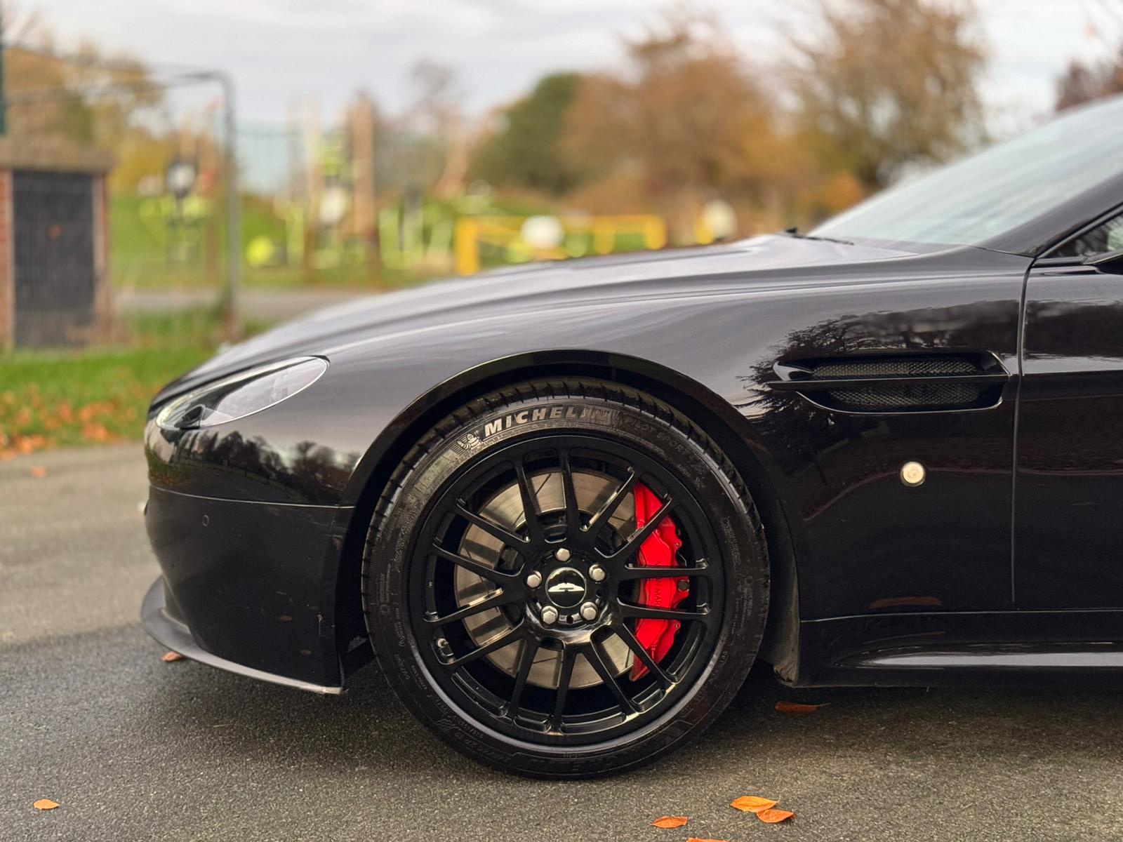 ASTON MARTIN VANTAGE V8 AUTO