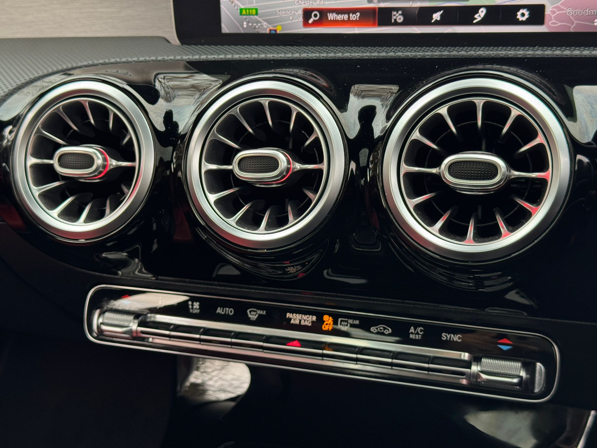 MERCEDES-BENZ CLA 200 AMG LINE PREMIUM + A