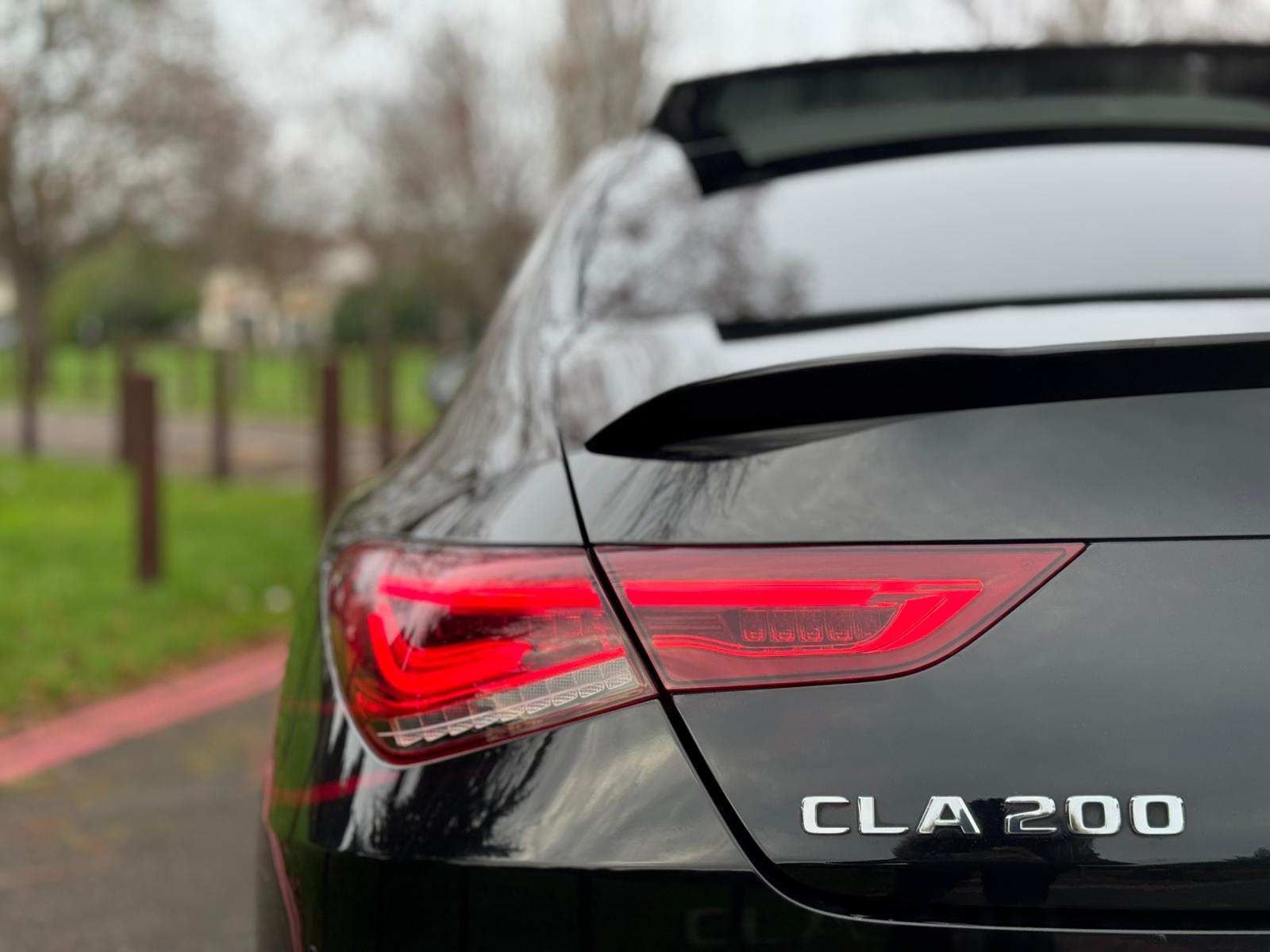 MERCEDES-BENZ CLA 200 AMG LINE PREMIUM + A