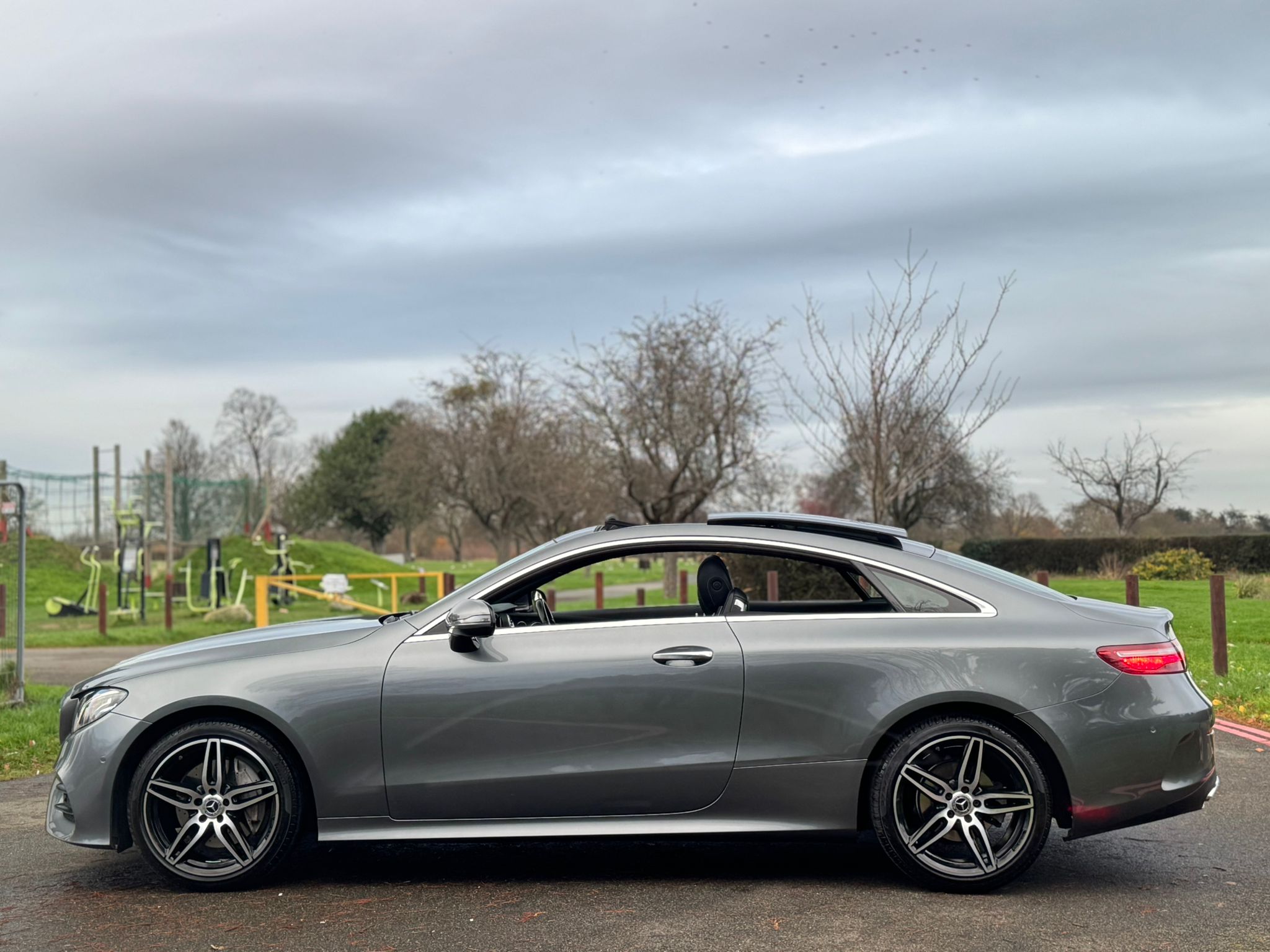 MERCEDES-BENZ E 220 D AMG LINE PREMIUM AUTO