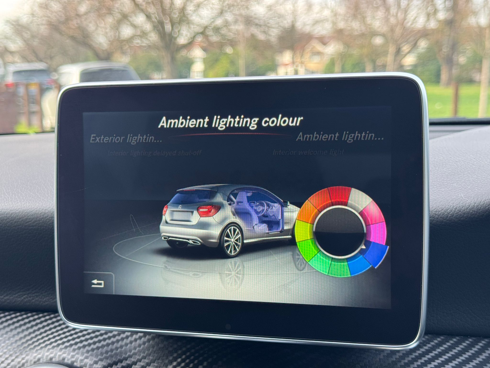 MERCEDES-BENZ A 200 AMG LINE PREMIUM +