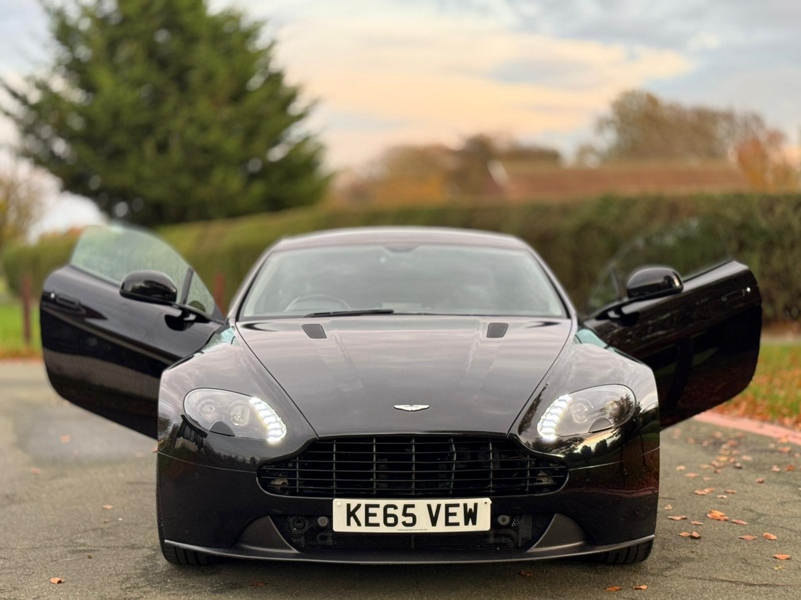 ASTON MARTIN VANTAGE V8 AUTO