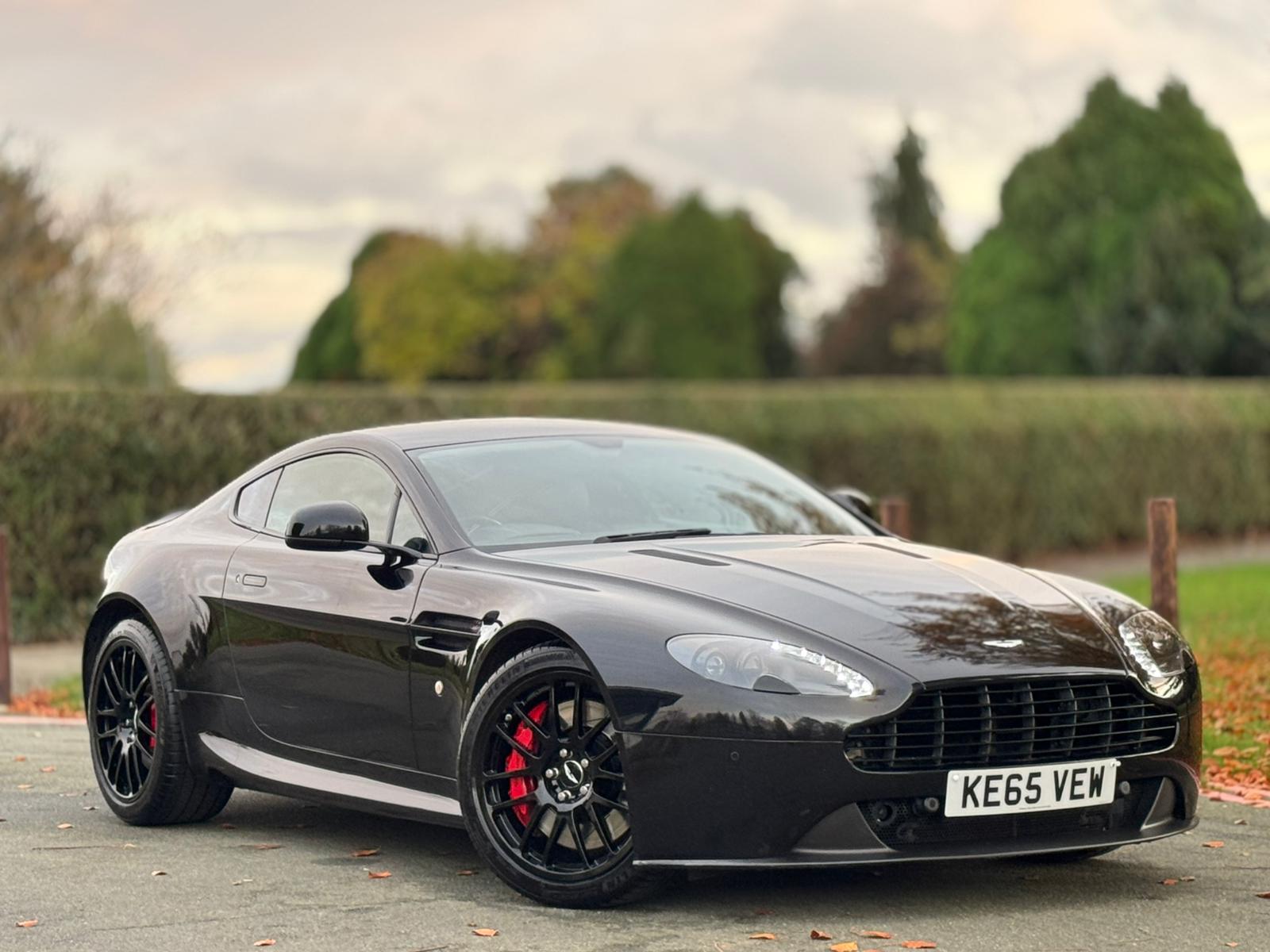 ASTON MARTIN VANTAGE V8 AUTO