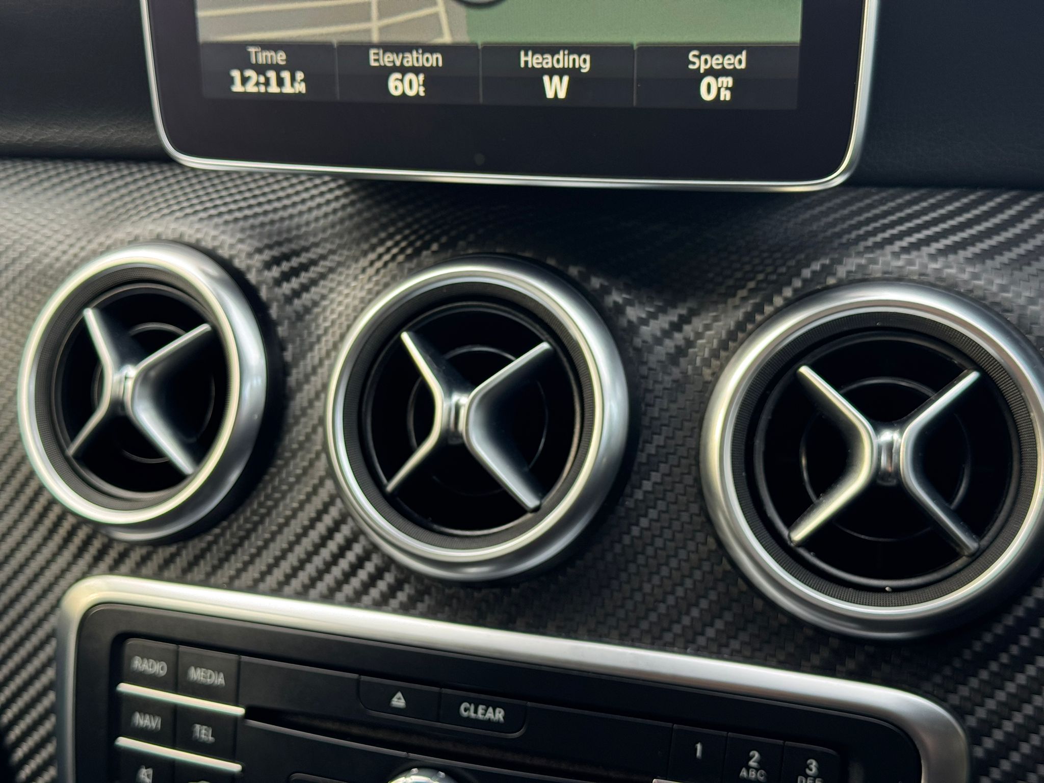 MERCEDES-BENZ A 200 AMG LINE PREMIUM +