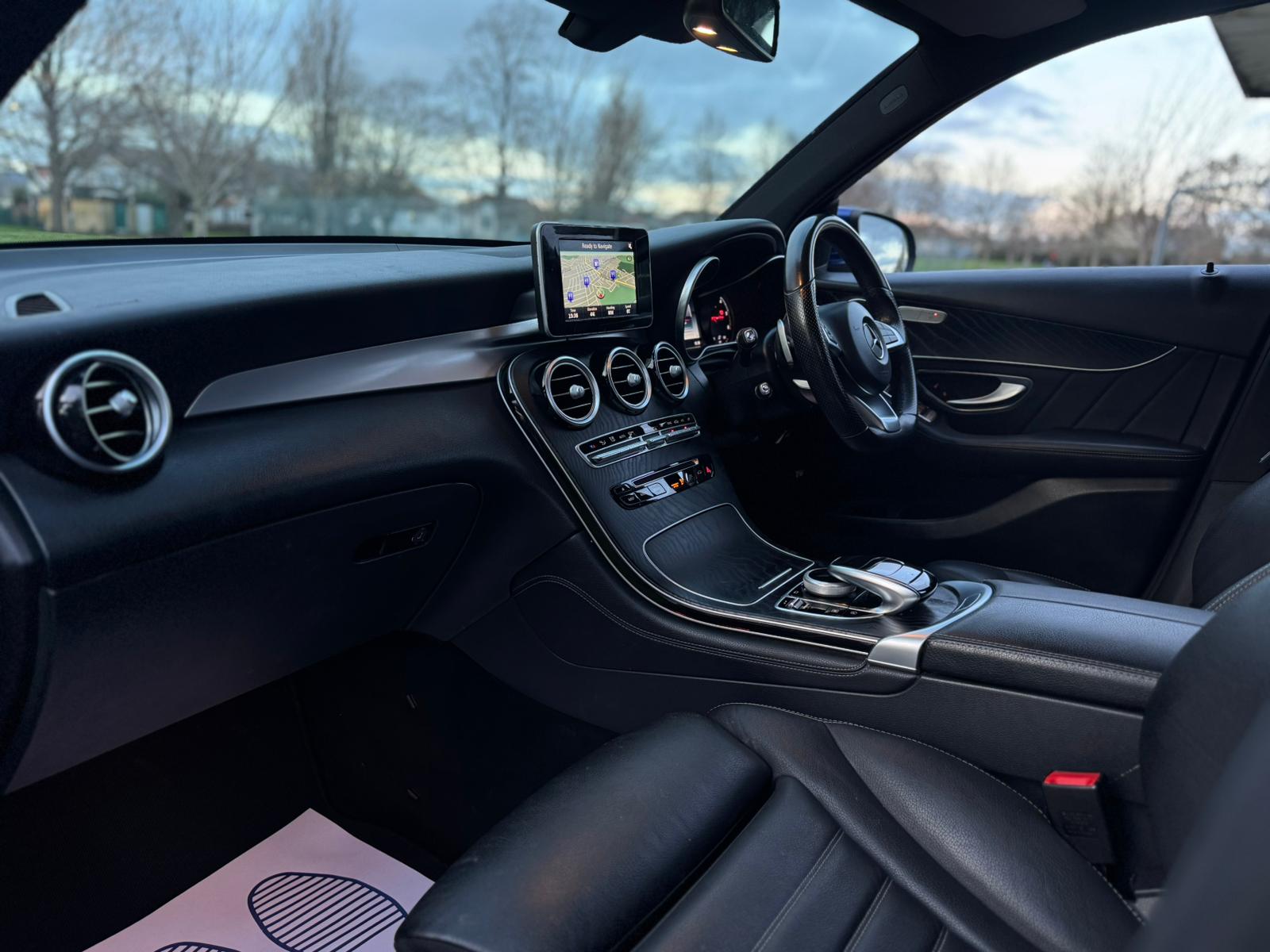 MERCEDES-BENZ GLC 250 D 4MATIC AMG LINE AUTO