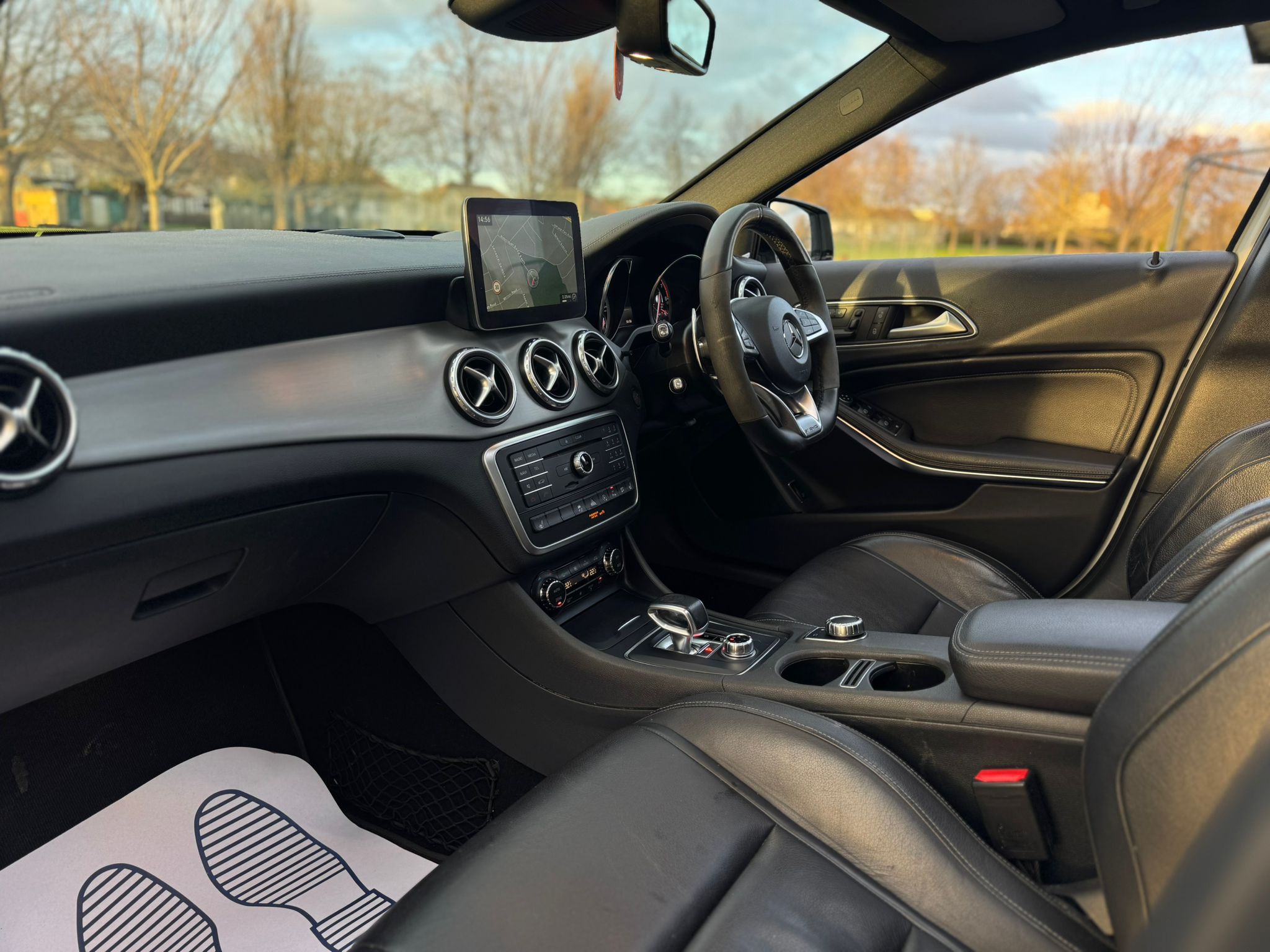 MERCEDES-BENZ AMG GLA 45 4MATIC PREMIUM AUTO