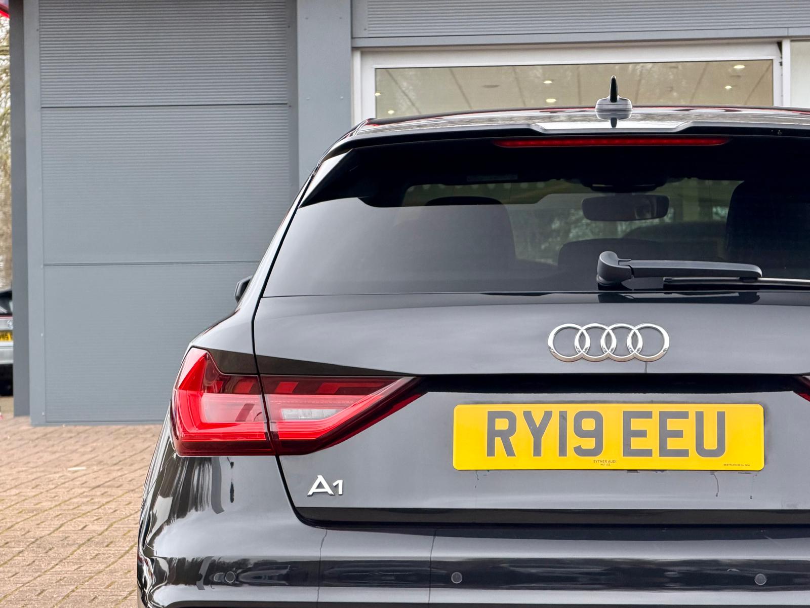 AUDI A1 S LN COMPETITION 40 TFSI SA