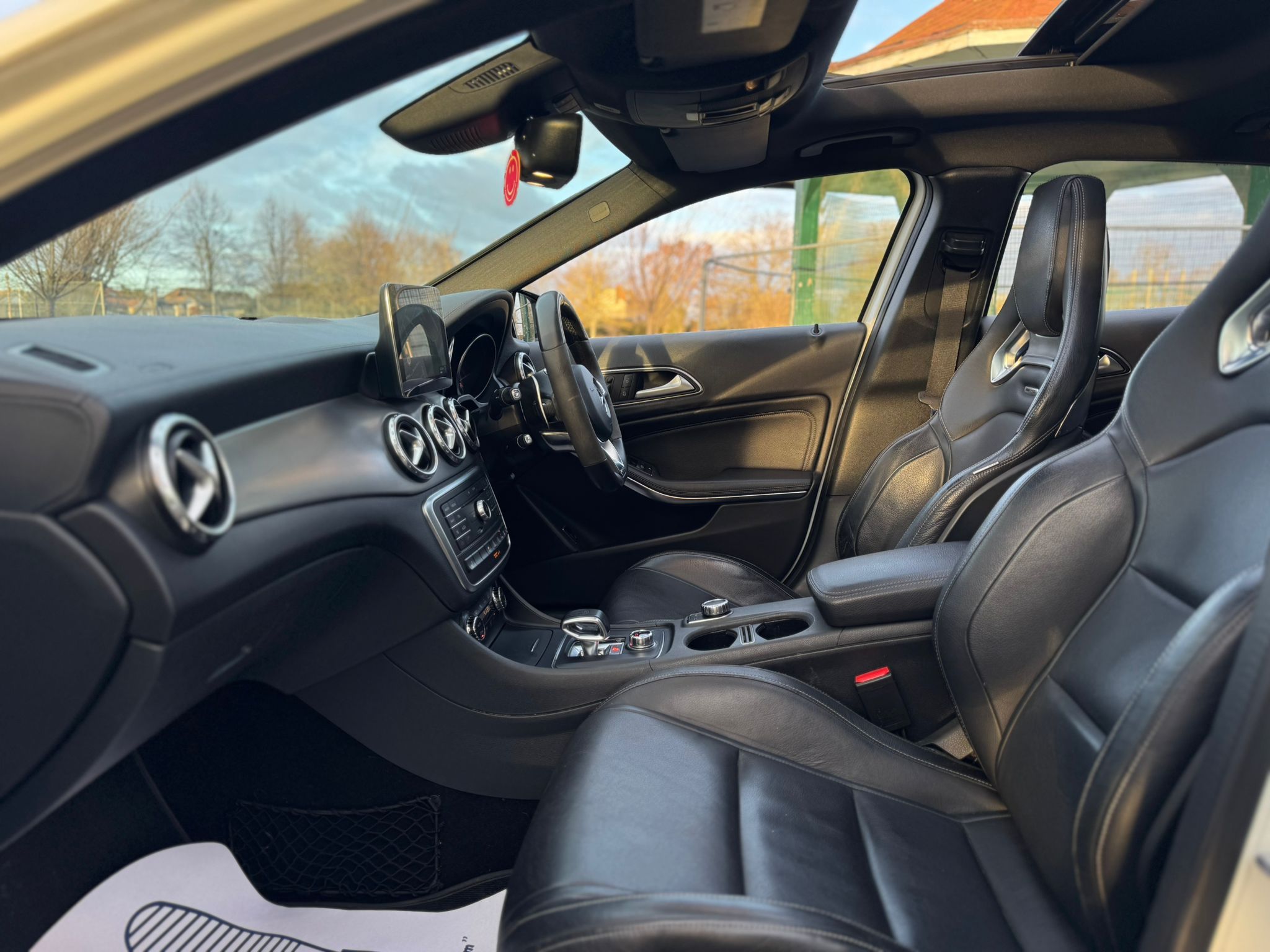 MERCEDES-BENZ AMG GLA 45 4MATIC PREMIUM AUTO